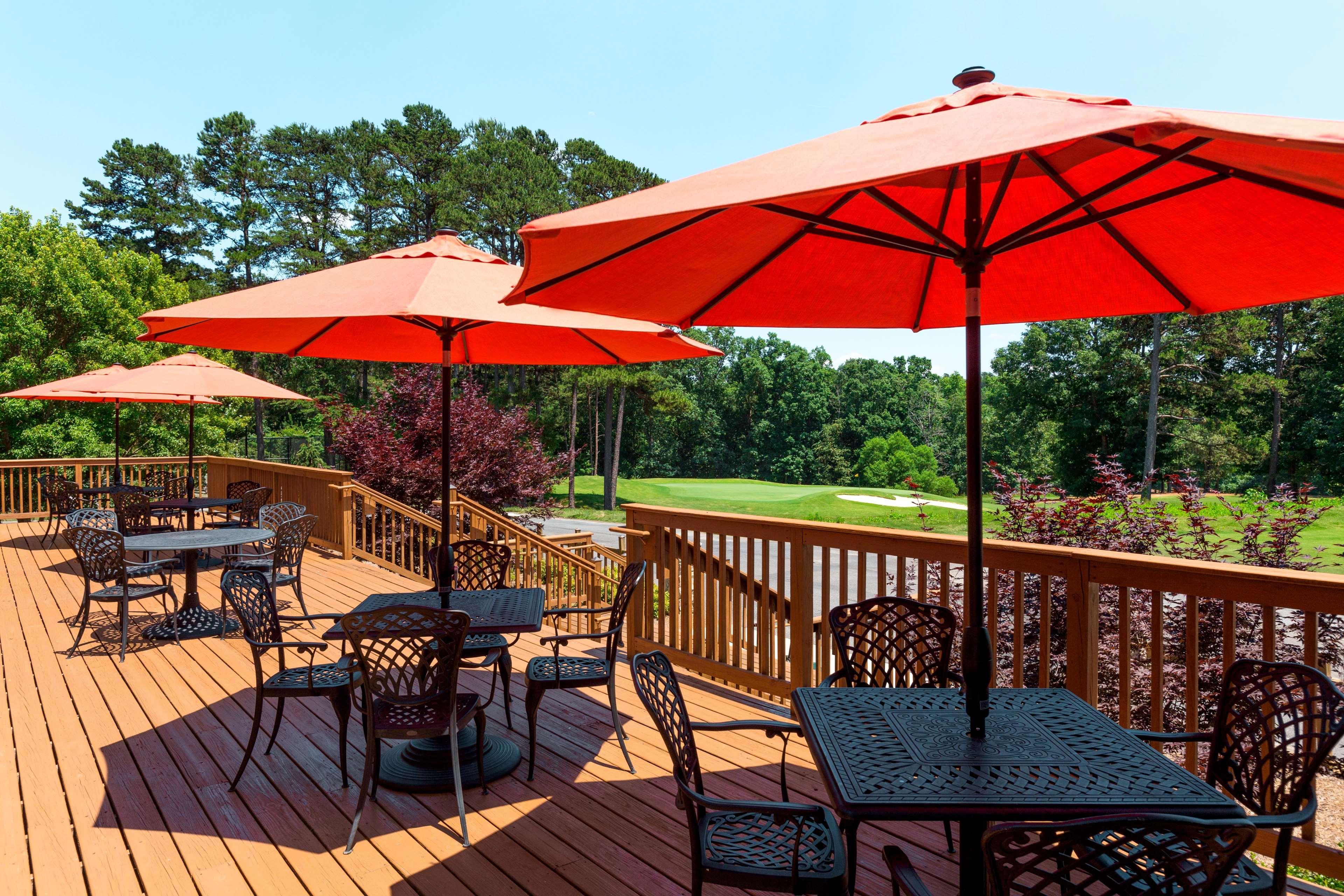 Embassy Suites Greenville Golf Resort&Conference Center Extérieur photo
