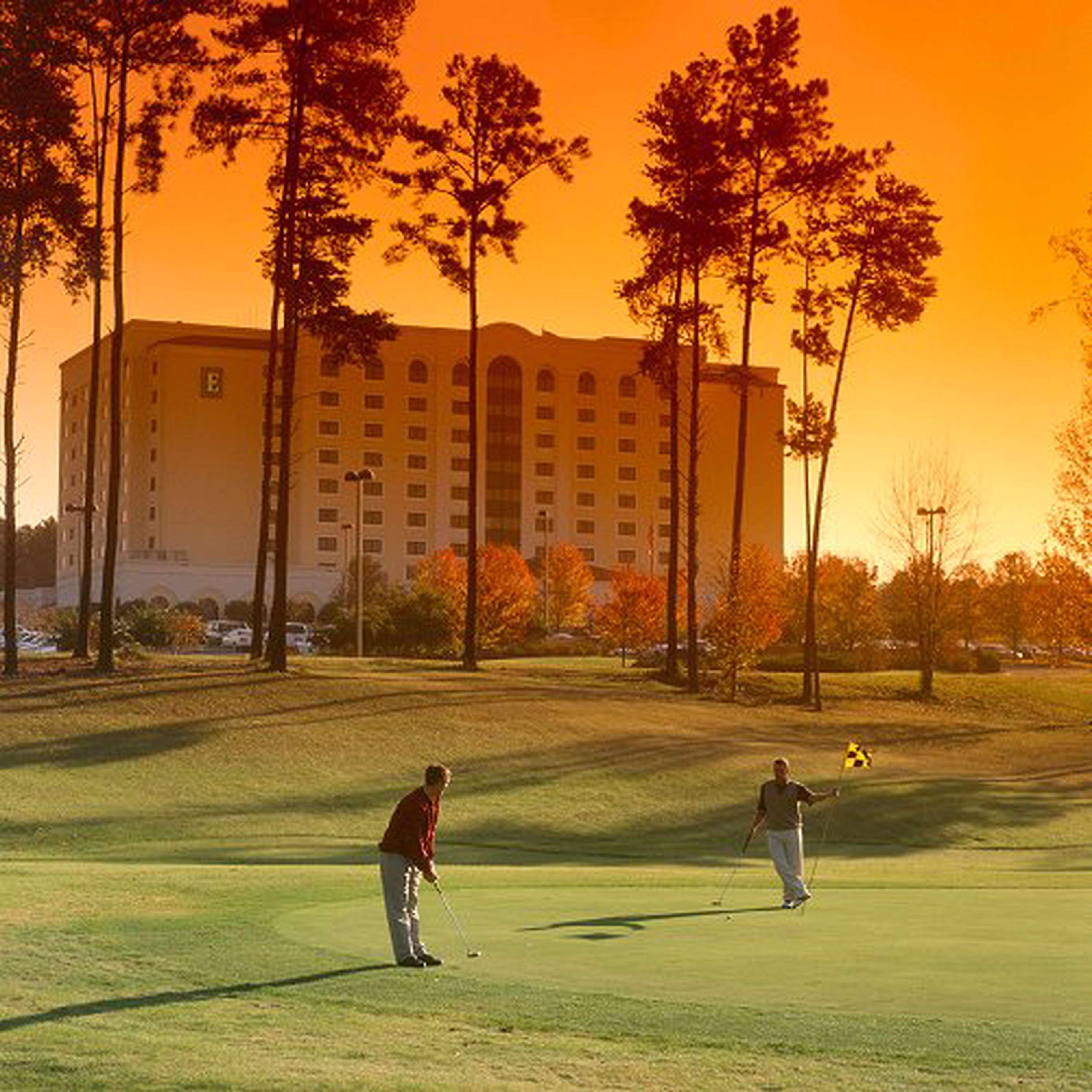 Embassy Suites Greenville Golf Resort&Conference Center Extérieur photo