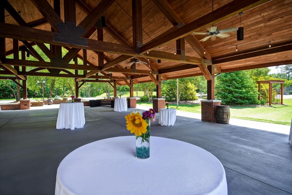 Embassy Suites Greenville Golf Resort&Conference Center Extérieur photo