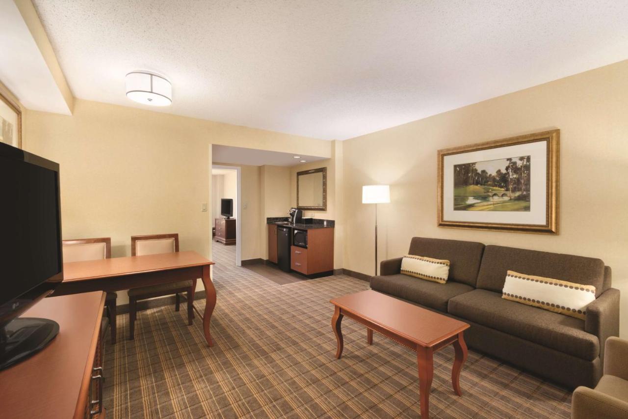 Embassy Suites Greenville Golf Resort&Conference Center Extérieur photo