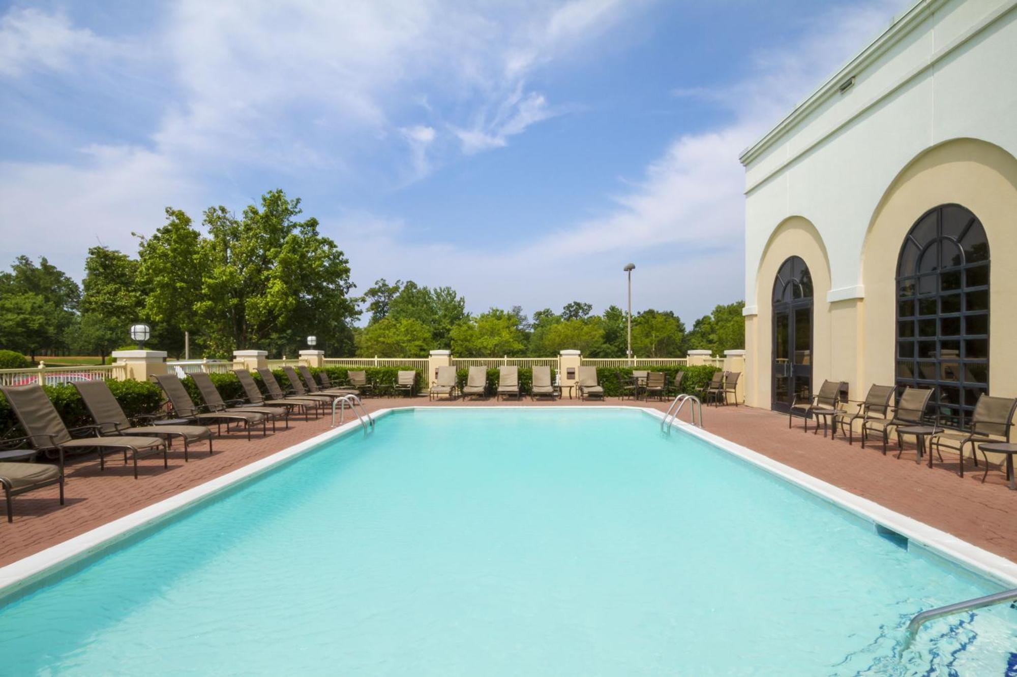 Embassy Suites Greenville Golf Resort&Conference Center Extérieur photo