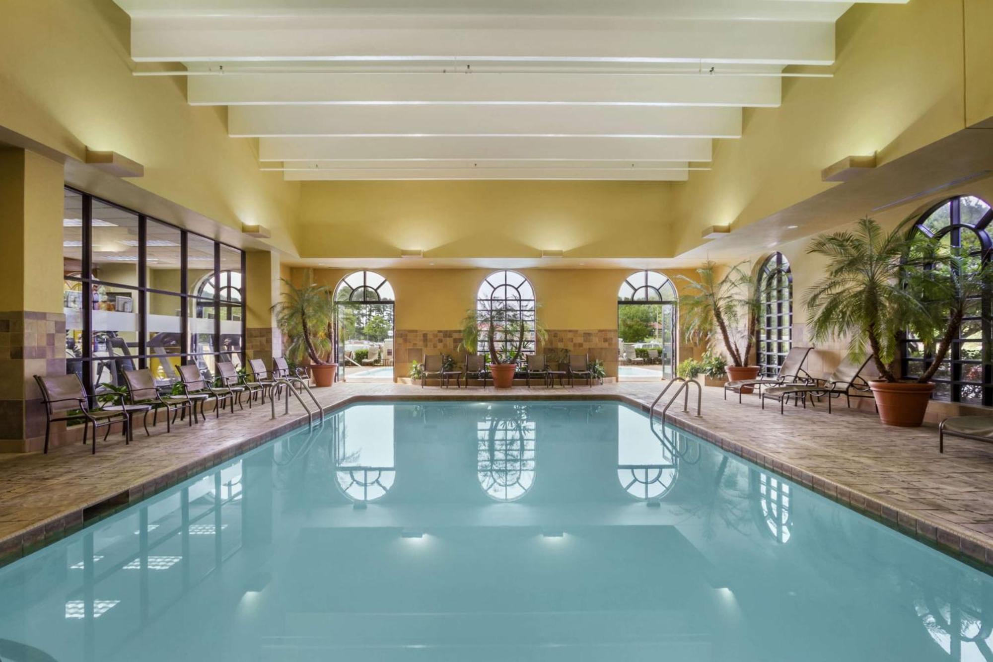 Embassy Suites Greenville Golf Resort&Conference Center Extérieur photo