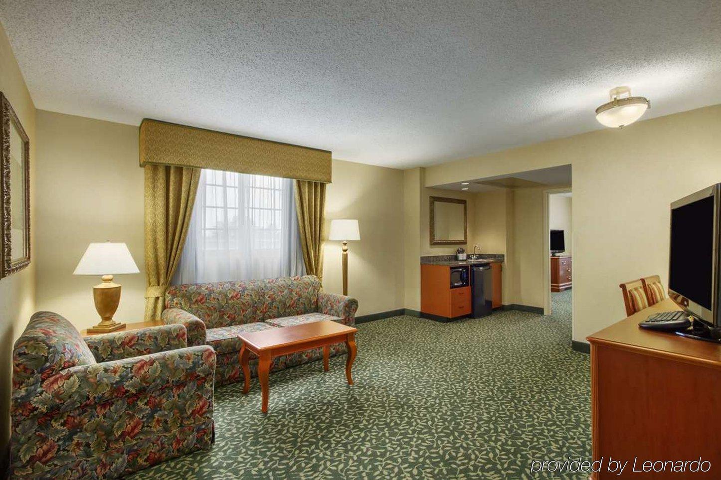 Embassy Suites Greenville Golf Resort&Conference Center Chambre photo