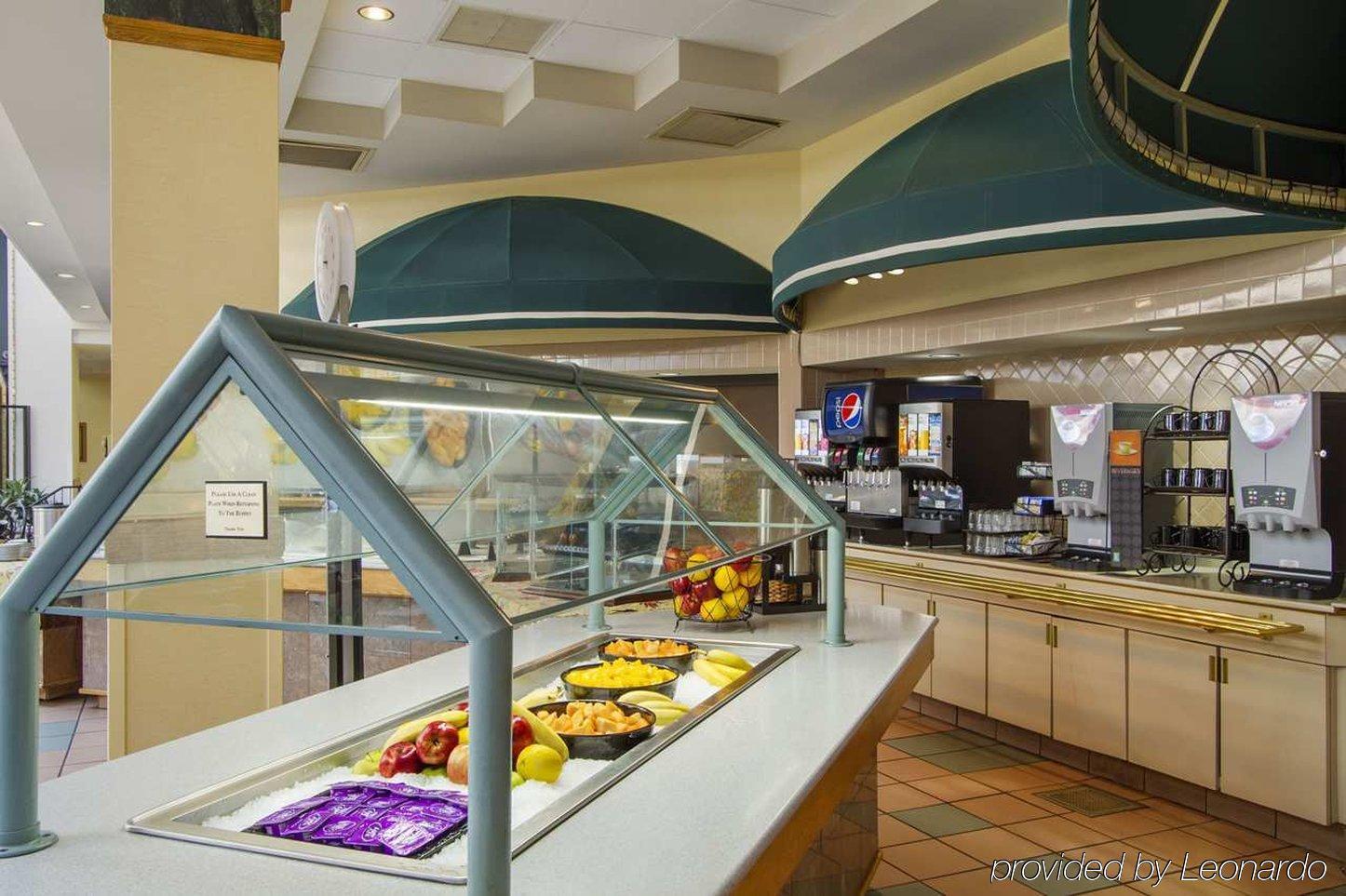 Embassy Suites Greenville Golf Resort&Conference Center Restaurant photo