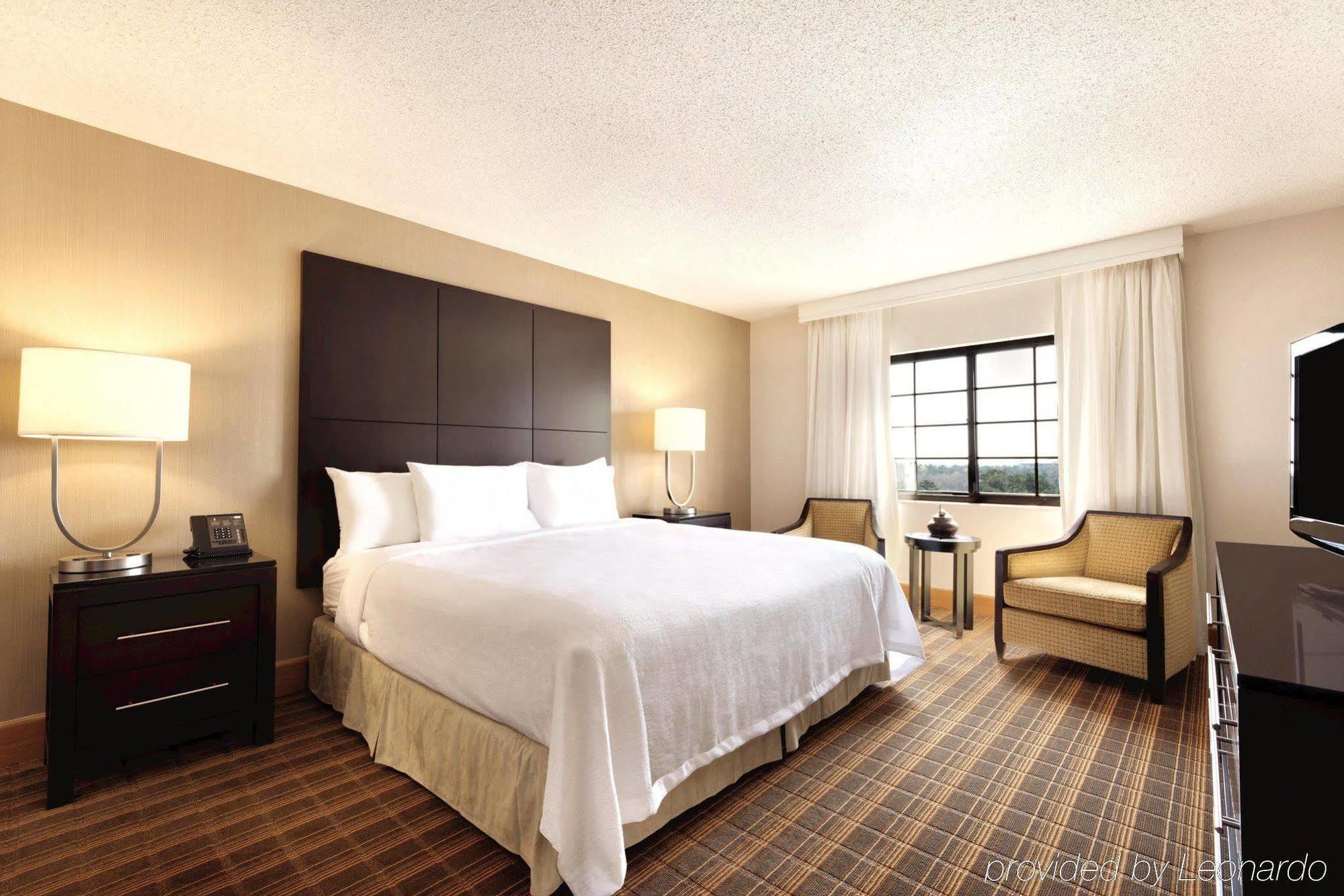 Embassy Suites Greenville Golf Resort&Conference Center Extérieur photo