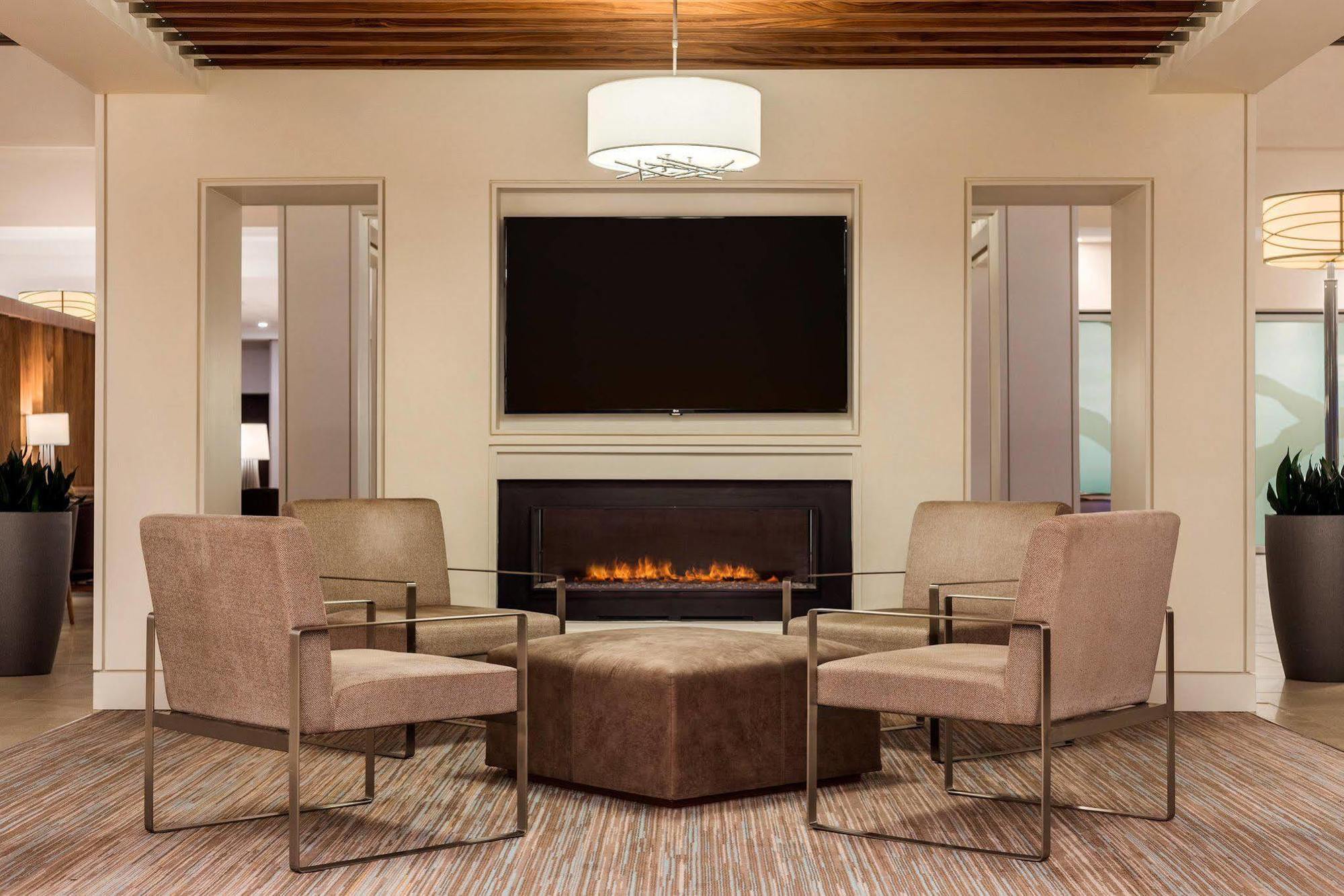 Embassy Suites Greenville Golf Resort&Conference Center Extérieur photo