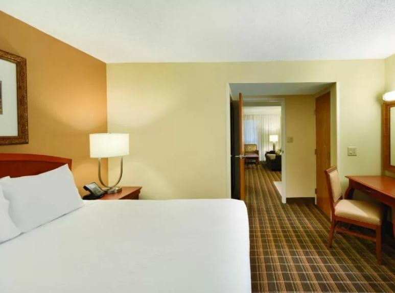 Embassy Suites Greenville Golf Resort&Conference Center Extérieur photo