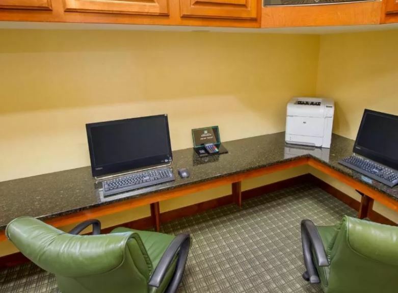 Embassy Suites Greenville Golf Resort&Conference Center Extérieur photo